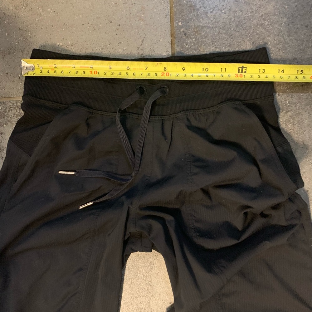 Lululemon Dance Studio Jogger
*29"
Black. Size 4. EUC - Picture 13 of 13